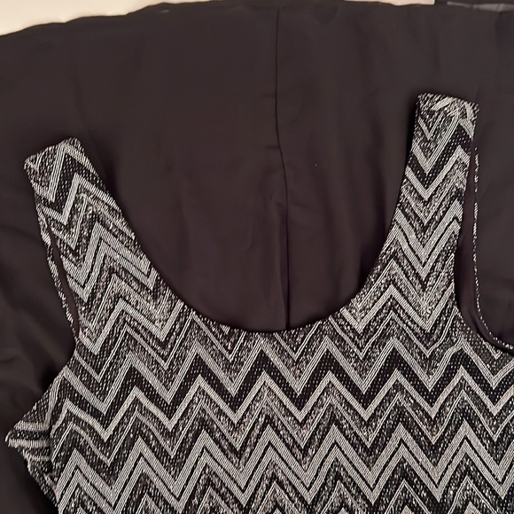 Guess‎ Black Dress with Wave Sequin Pattern Size XL - Picture 3 of 5